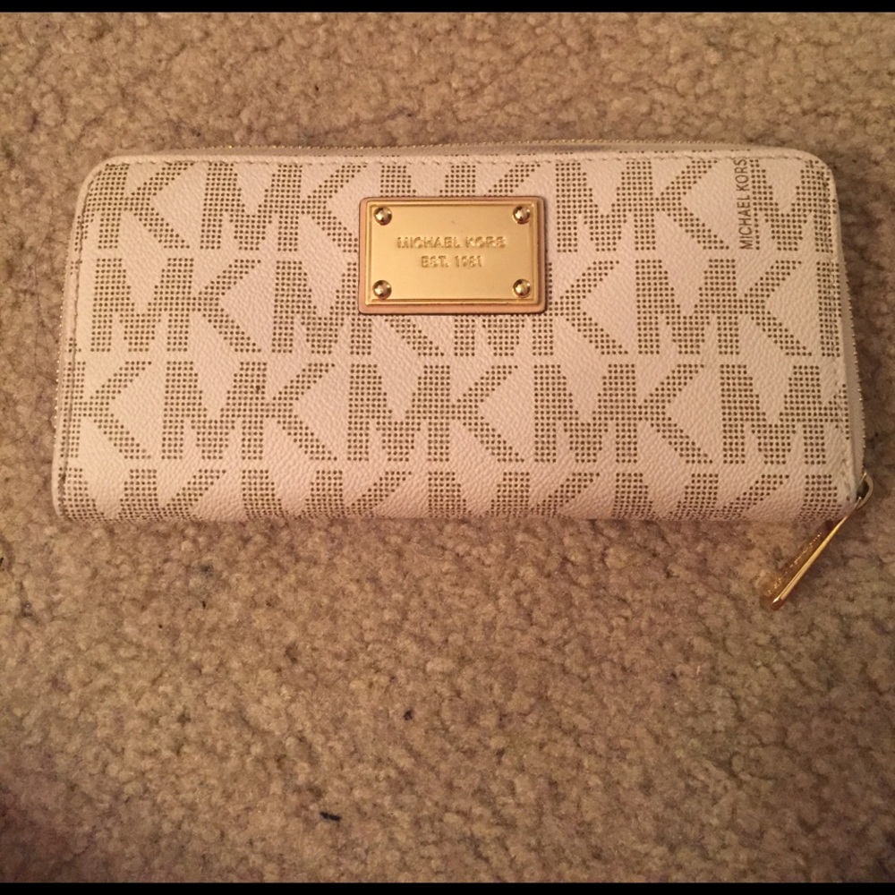 Michael Kors wallet