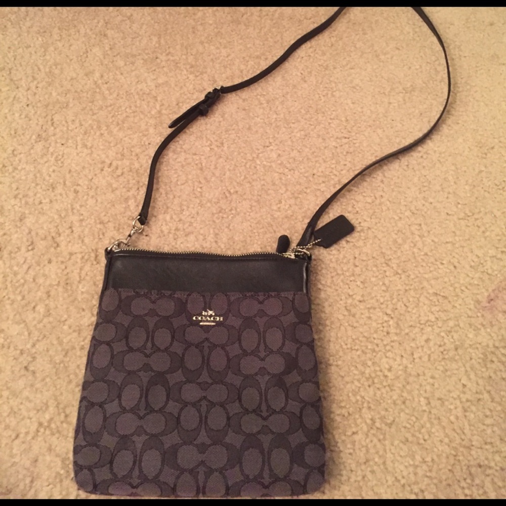 Coach purse !!