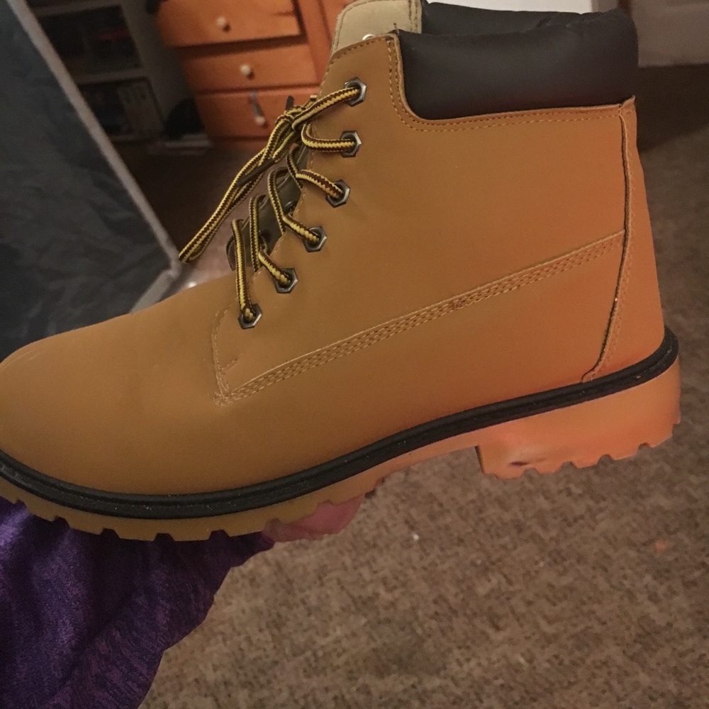 Unauthentic timberlands