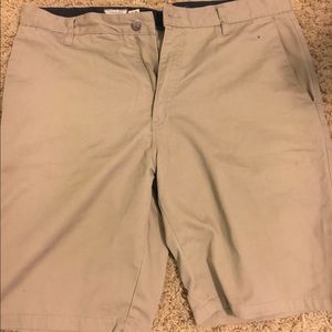 💕ON SALE!💕 Volcom khaki shorts
