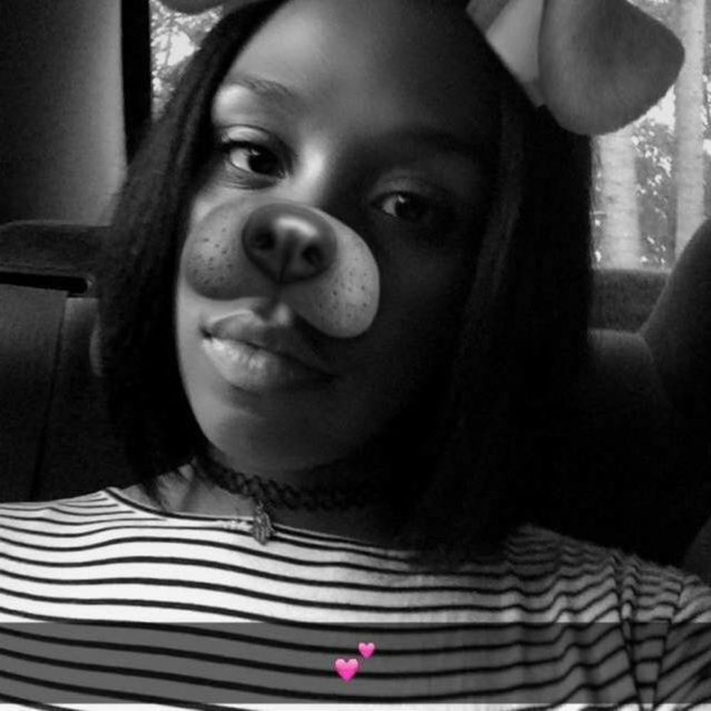 Meet your Posher, Kiona