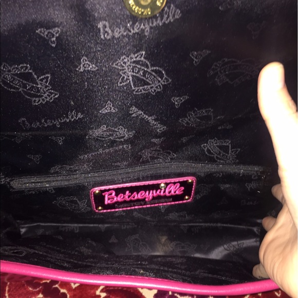 Betseyville by Betsey Johnson clutch - Picture 2 of 6