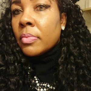 Meet your Posher, Rolanda