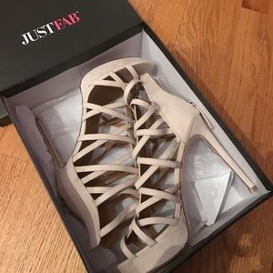 Brand new never worn just fab high heels