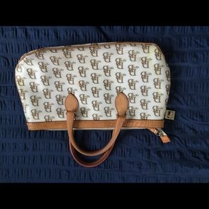 Small Dooney and Bourke purse