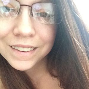 Meet your Posher, Alicia
