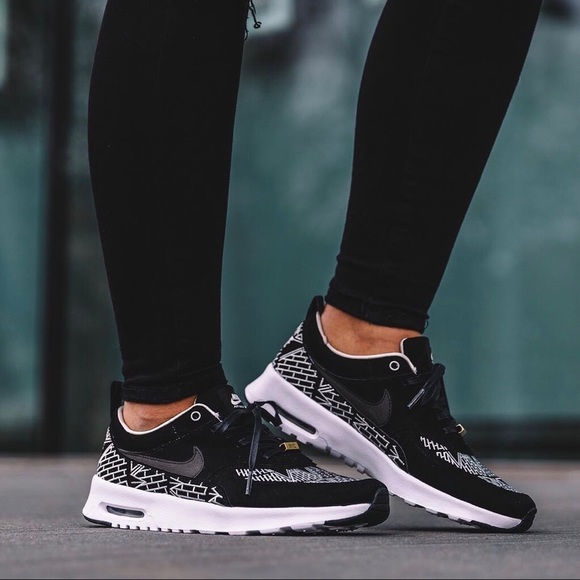 Nike Air Max Thea Suede NYC Sneakers - Picture 2 of 8