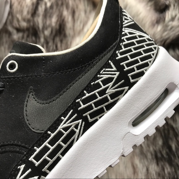 Nike Air Max Thea Suede NYC Sneakers - Picture 6 of 8