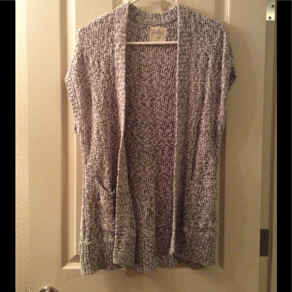 Aerie Gray/White Sweater | Small