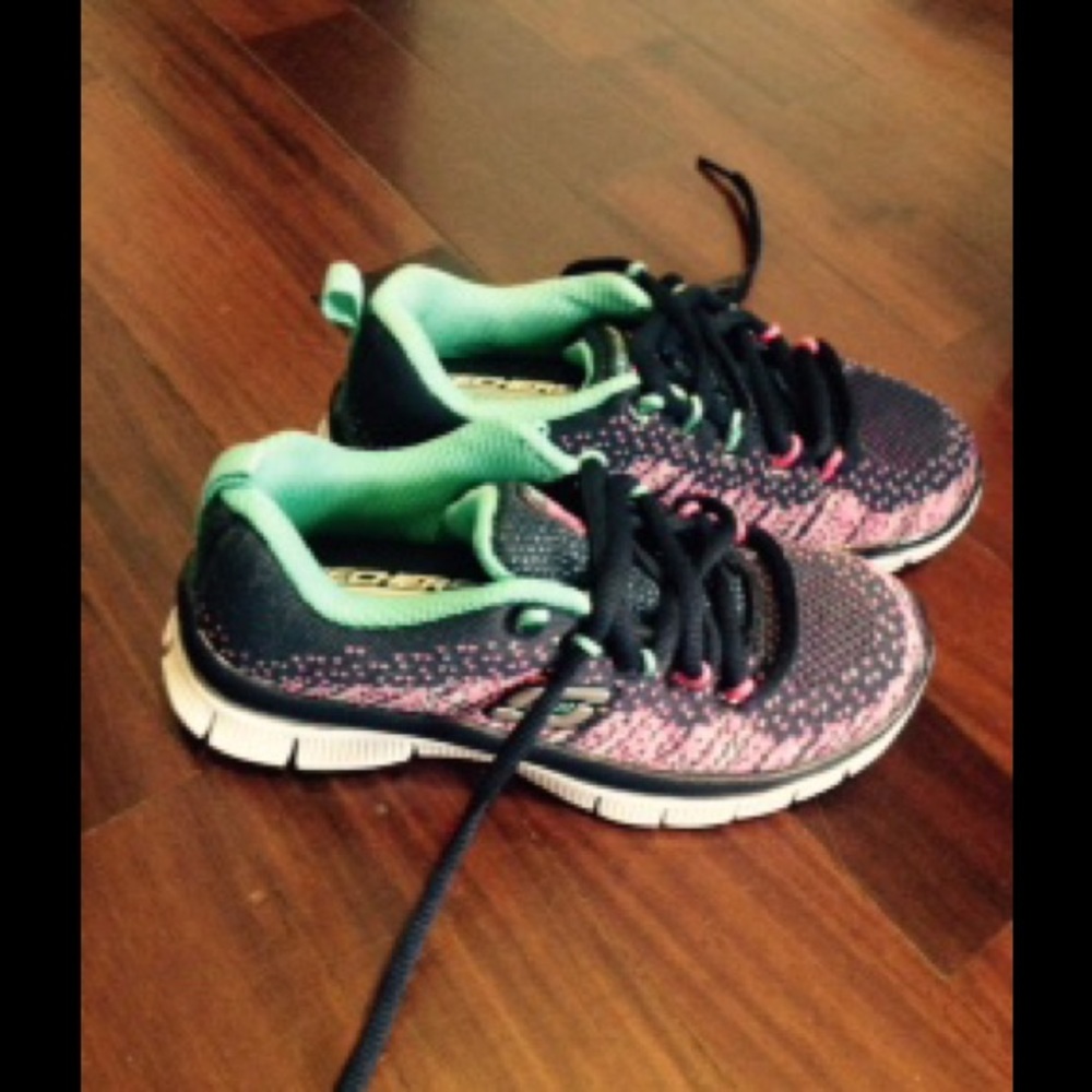Sketchers 10.5 toddler - new