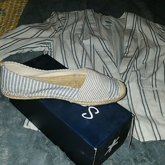 Shoes - Picture 2 of 4