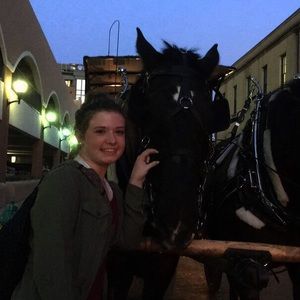 Meet your Posher, Anna