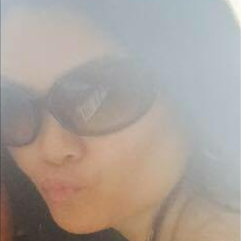 Meet your Posher, Mae