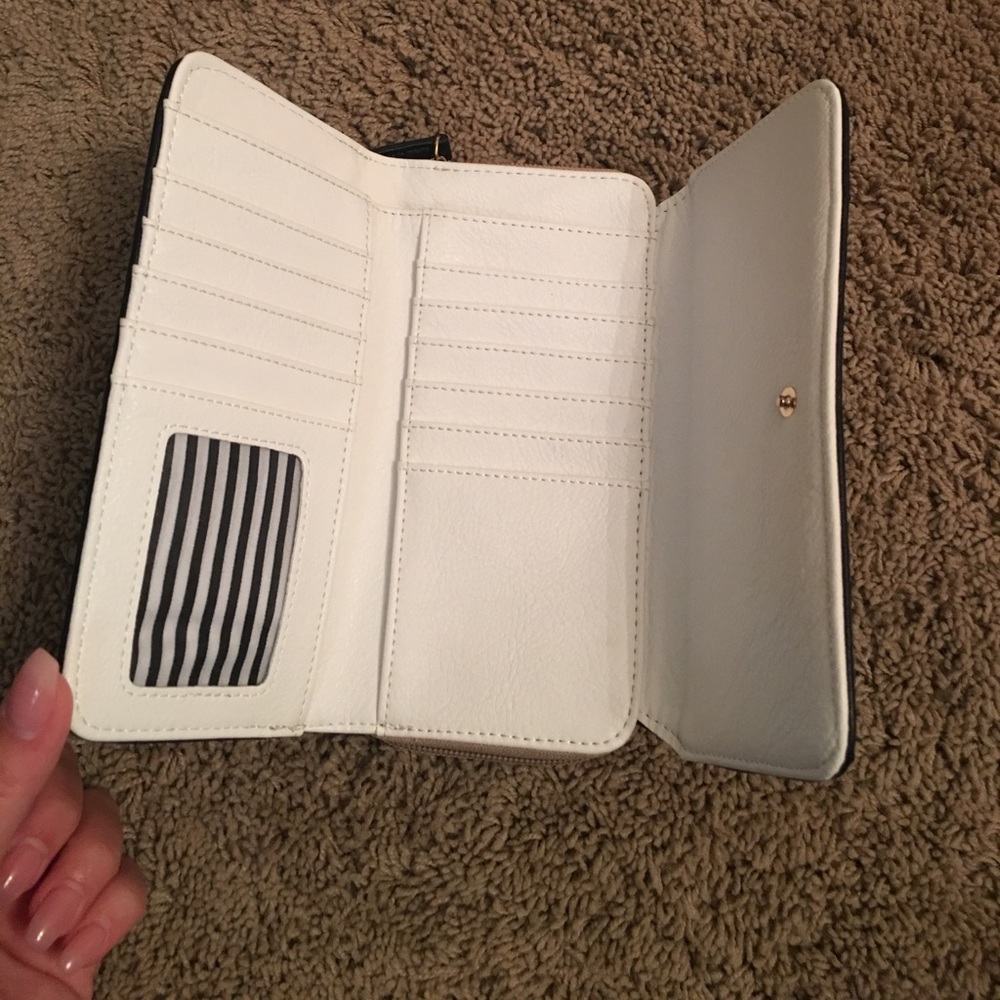 Wallet - Picture 2 of 4