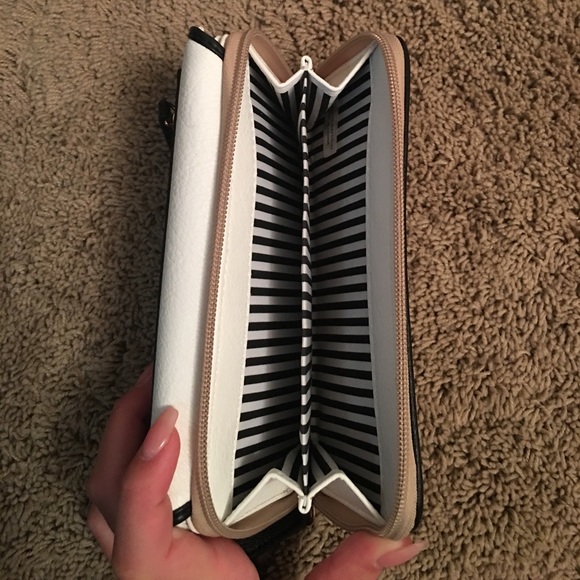 Wallet - Picture 3 of 4