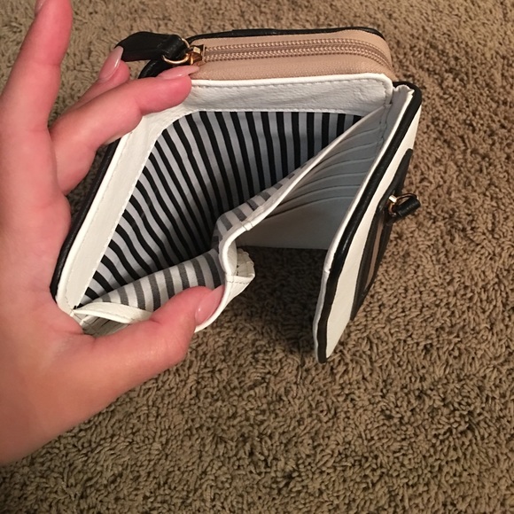 Wallet - Picture 4 of 4