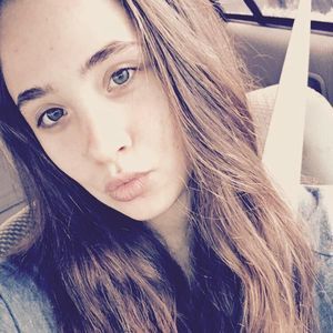 Meet your Posher, Lora