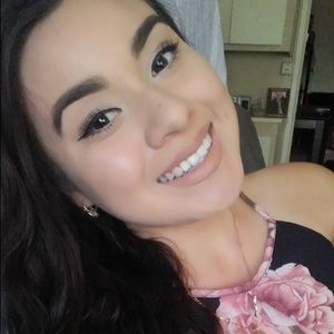 Meet your Posher, Corina