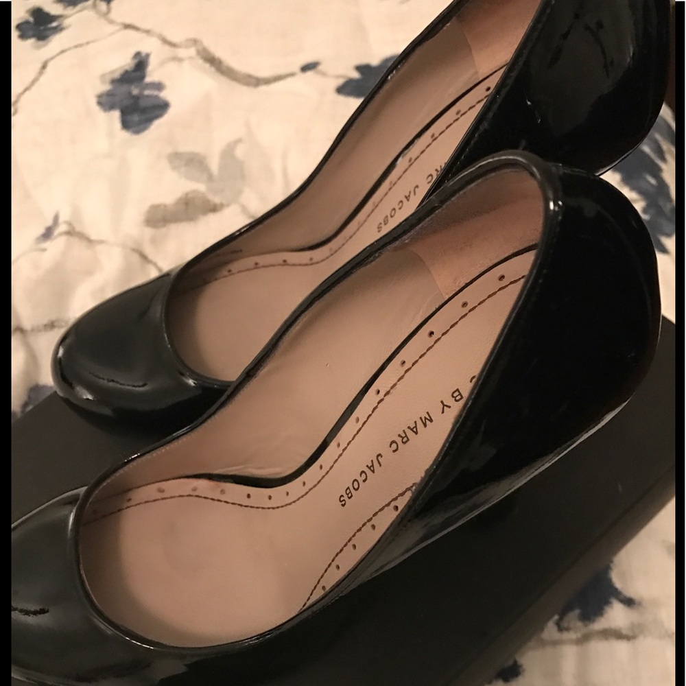 Marc by Mark Jacobs Black Patent Leather Pumps