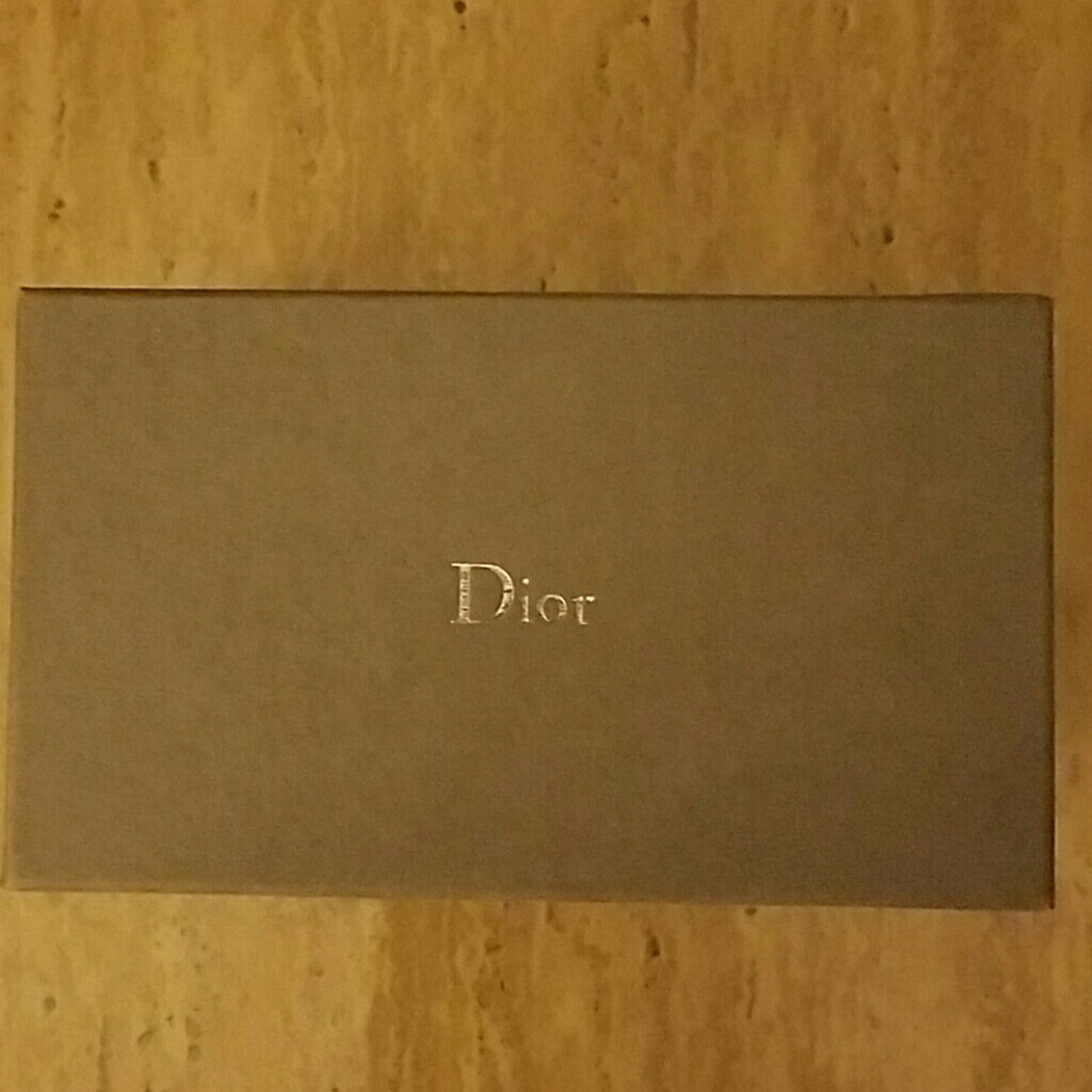 Dior box