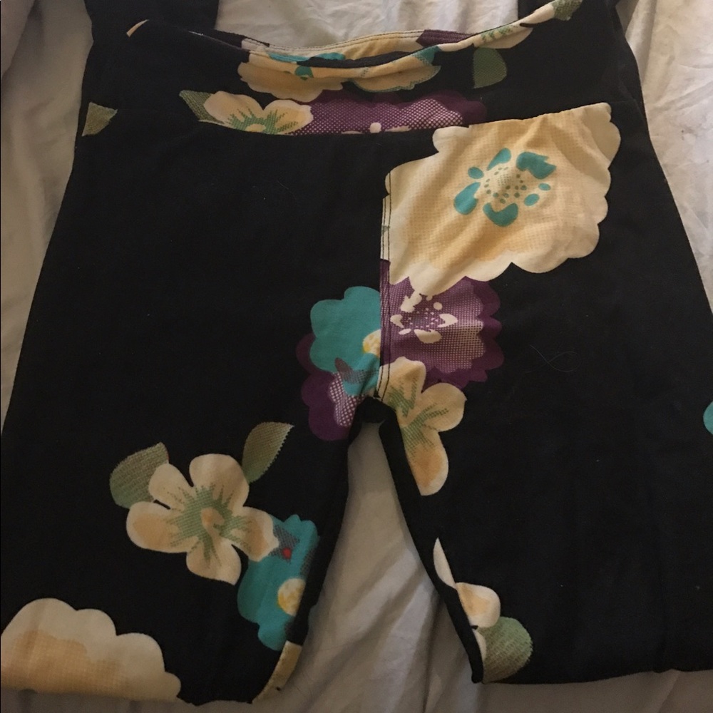 💕BNWT Lularoe OS Leggings💕