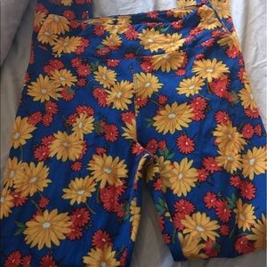 💕BNWT Lularoe OS Leggings💕