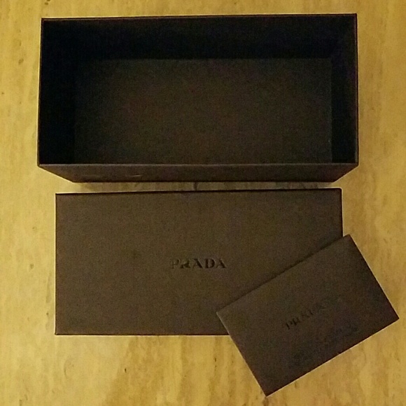 Prada box - Picture 3 of 3