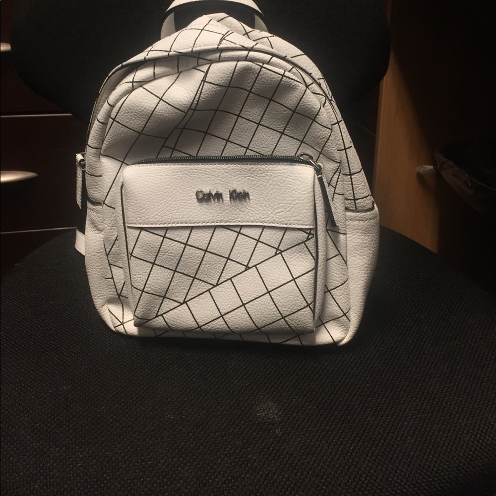 Calvin Klein-mini backpack(White)