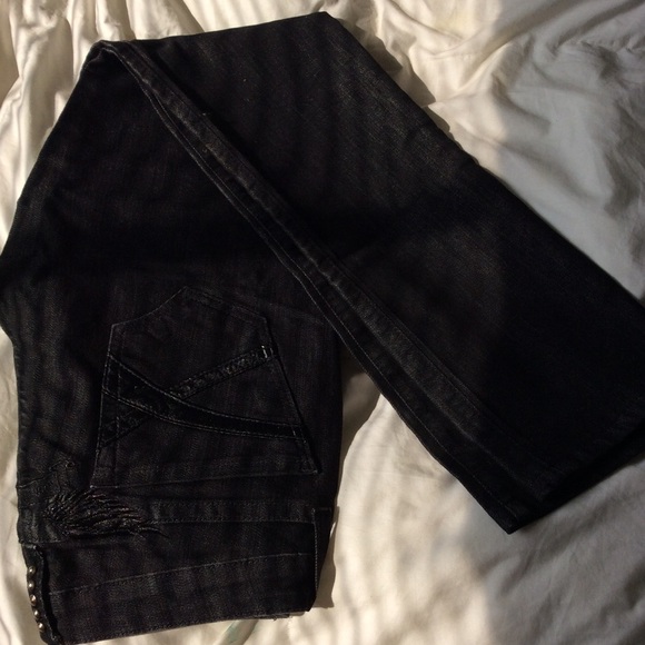 Robin's Jeans - Picture 3 of 4