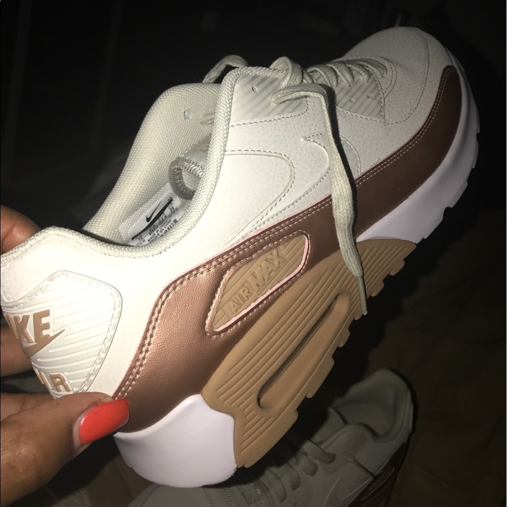 Rosegold and cream Nike Airmax