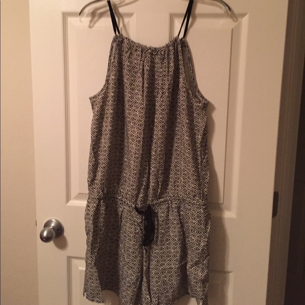 NWT Old Navy Romper - Picture 1 of 3