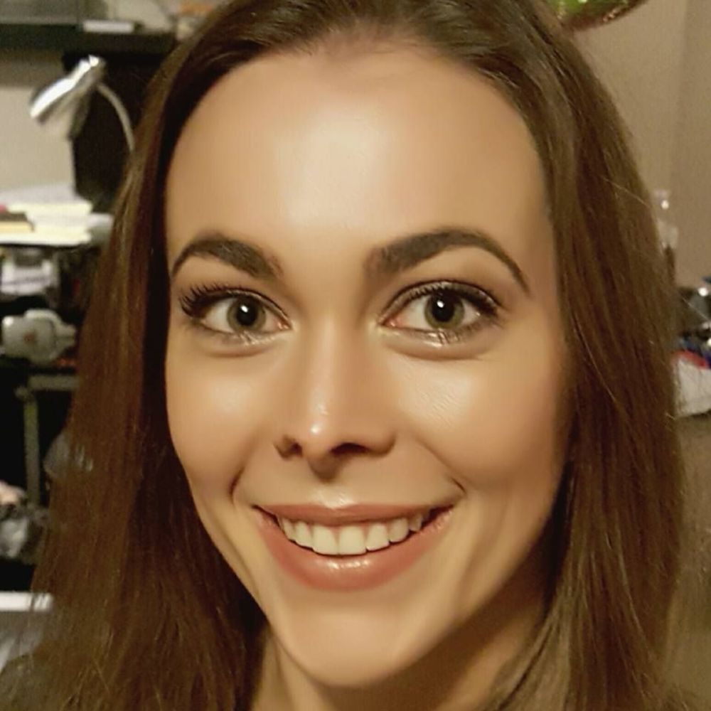 Meet your Posher, Caitlin