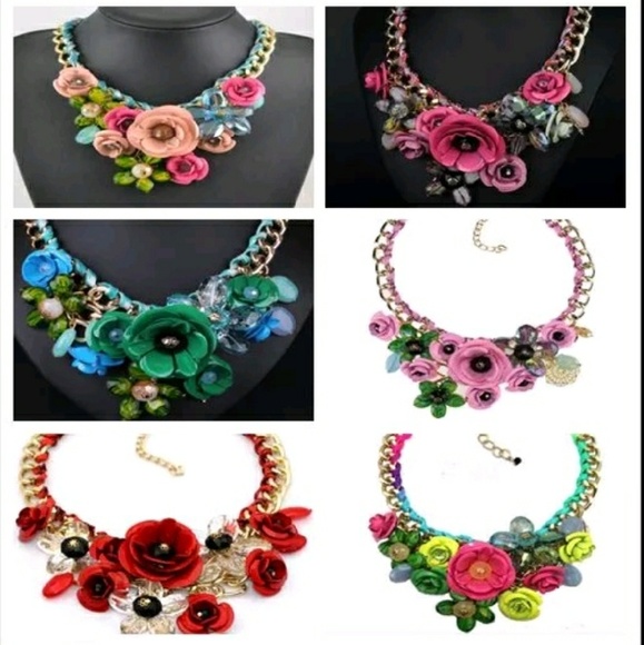 ✨HP!🎉Betsey Johnson Pretty as a Peach Necklace! - Picture 2 of 3