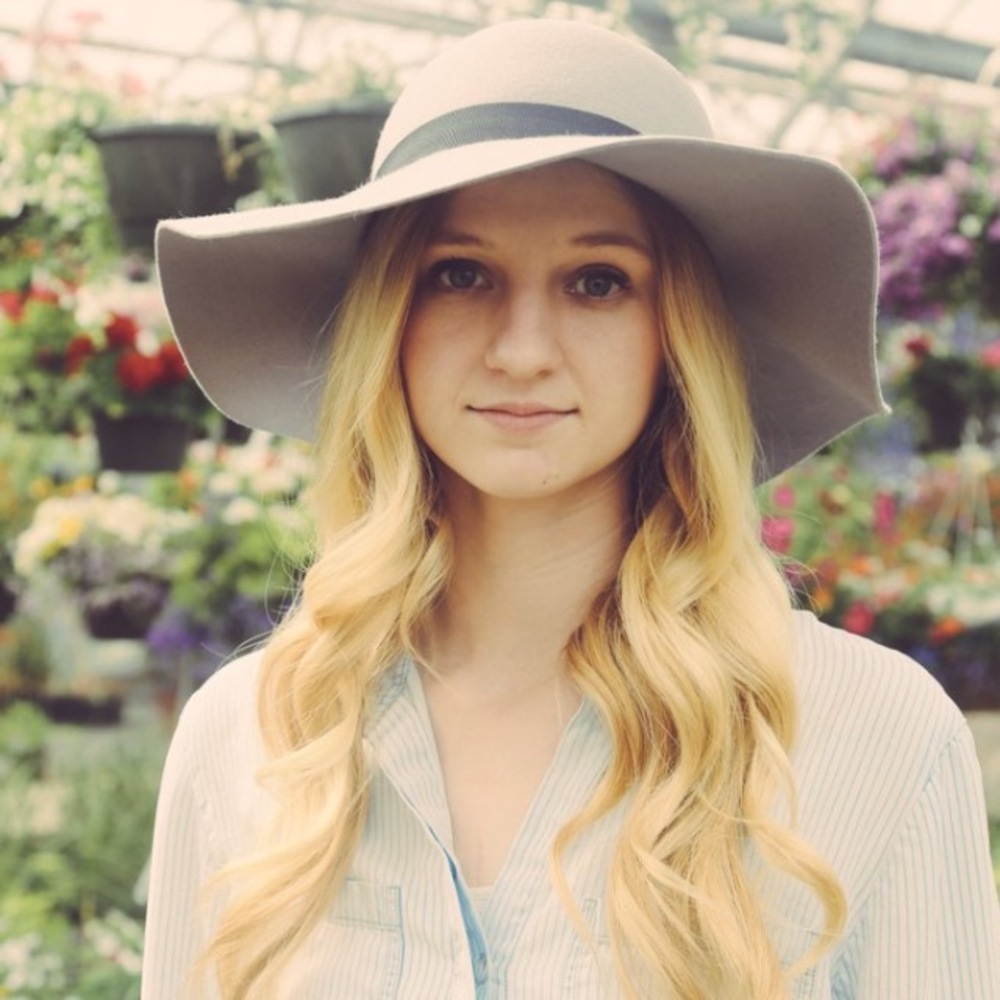 Meet your Posher, Laurel