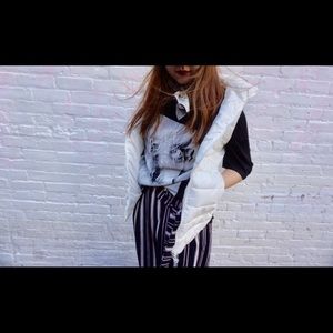 Waterproof white cotton vest with pattern