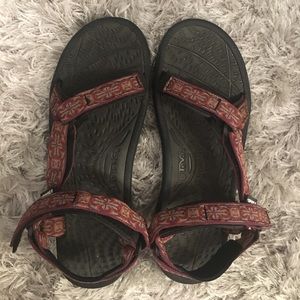 Good condition teva