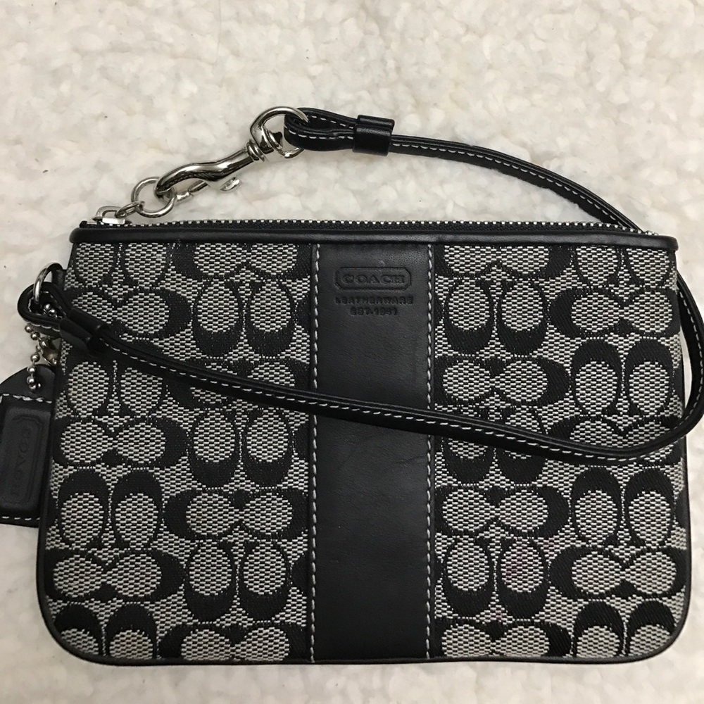 Small Coach black signature wristlet