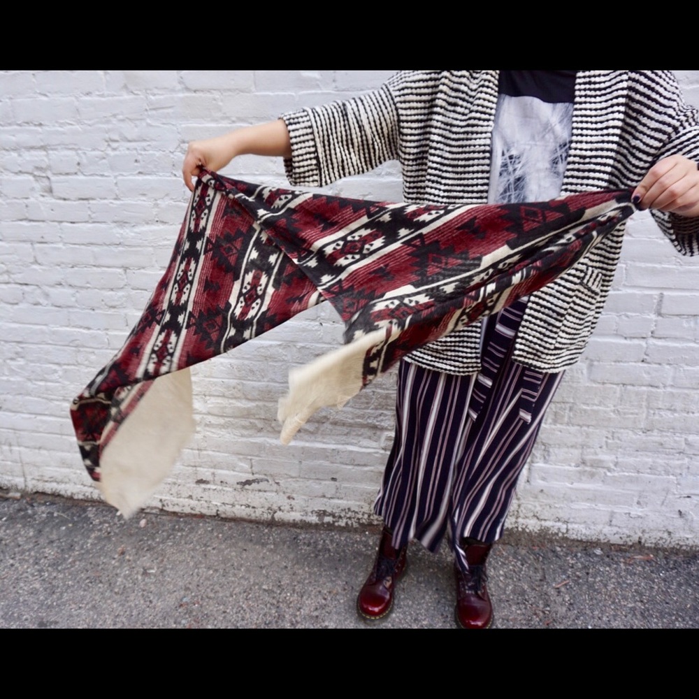 Pattern scarf - Picture 2 of 3