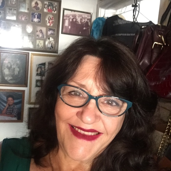 Meet your Posher, Linda - Picture 2 of 3