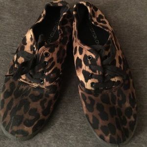 Leopard print lace up sneakers