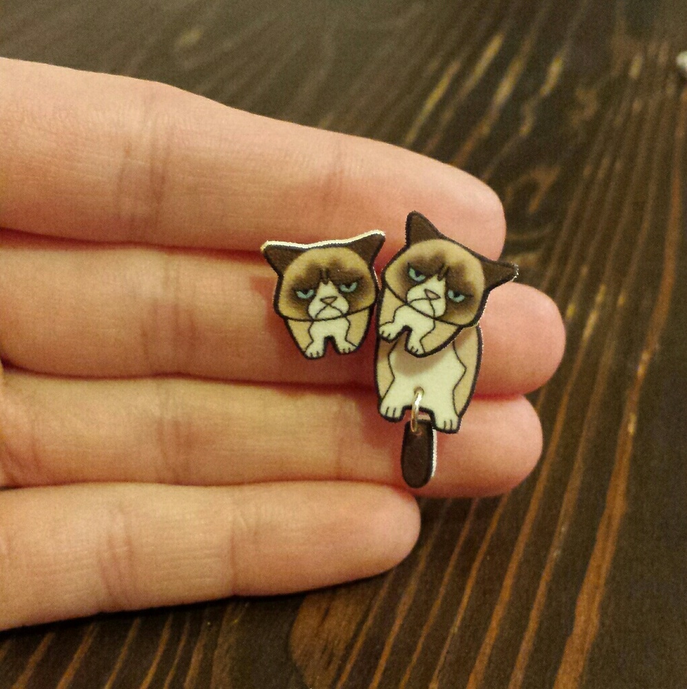 Grumpy Cat Cling Earrings