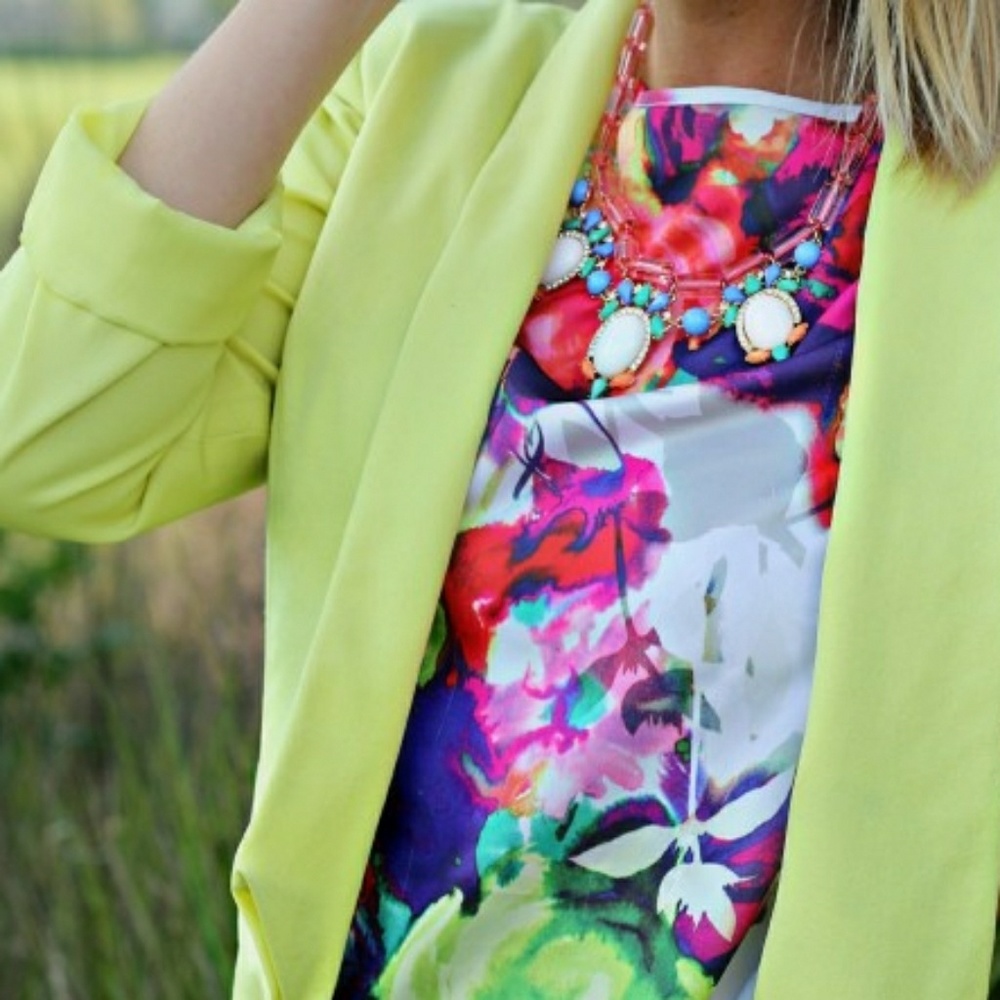 💚SOLD💚Attention Neon Green Blazer - Picture 2 of 8