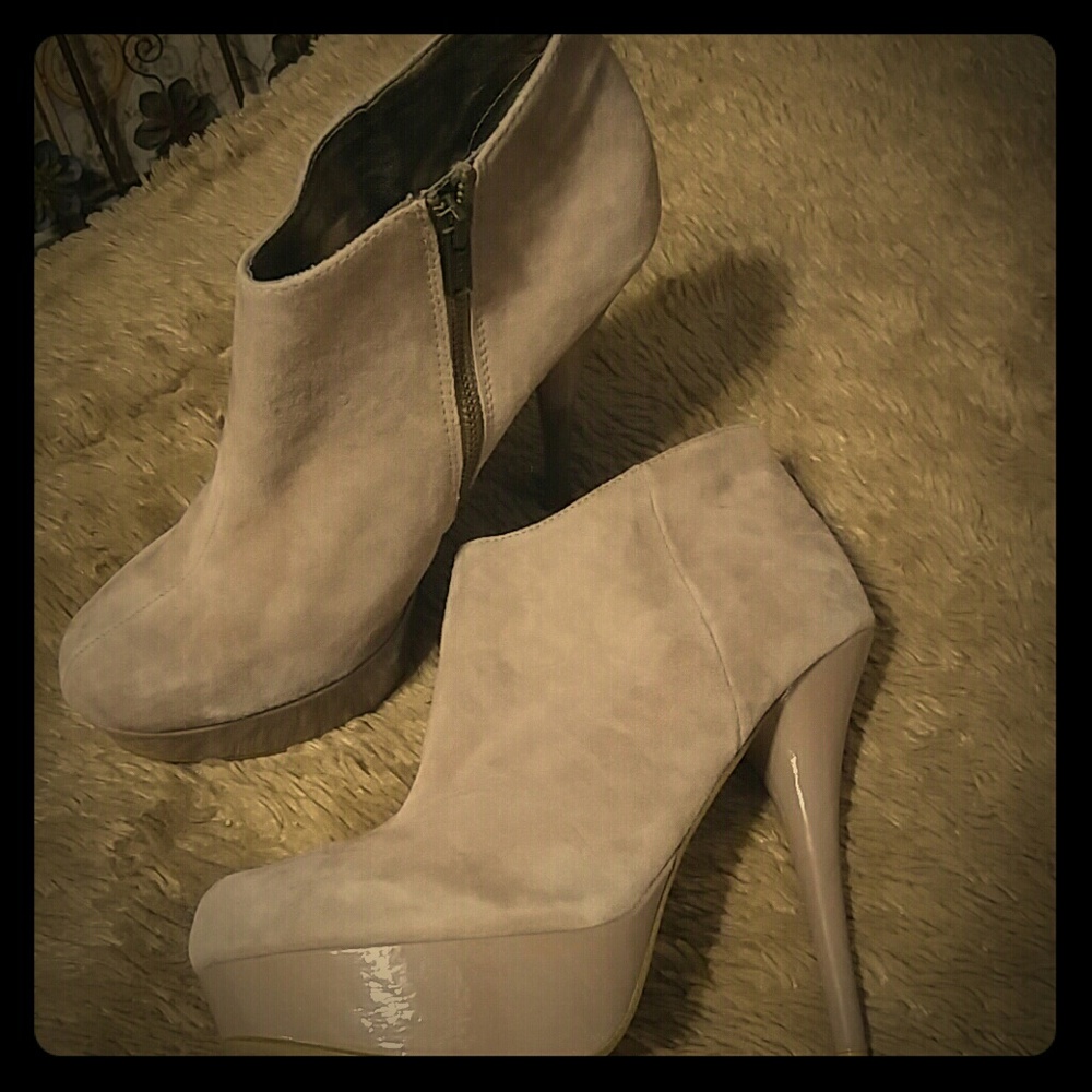 Beautiful Steve Madden heels