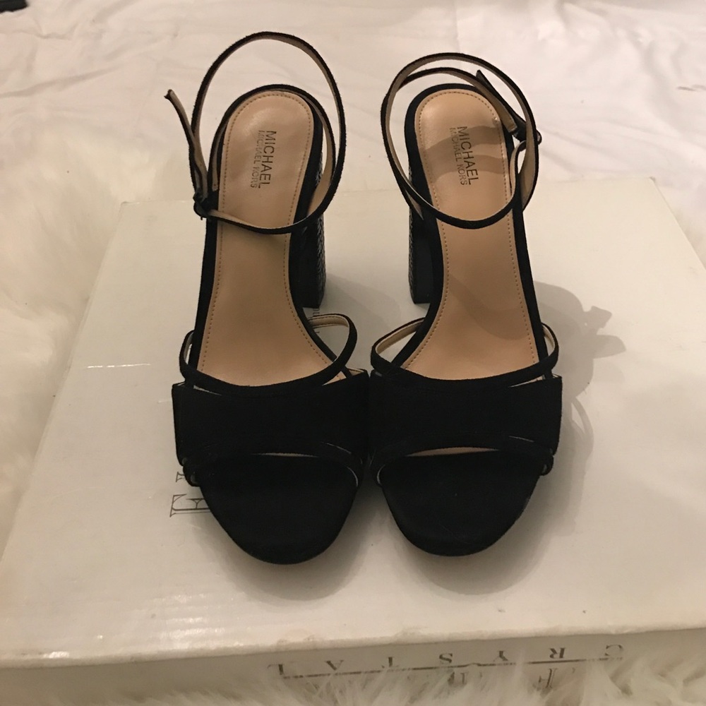 High heels - Picture 2 of 3