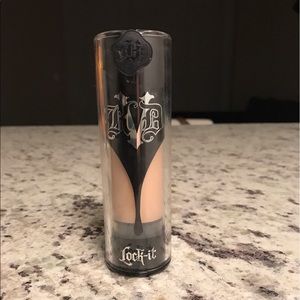 Kat Von D Lock-it Foundation