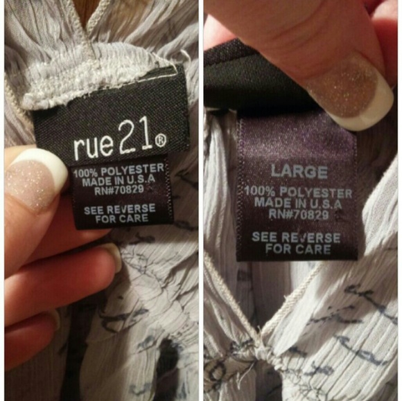 Rue 21 batwing sleeved low V neck high/low - Picture 3 of 4