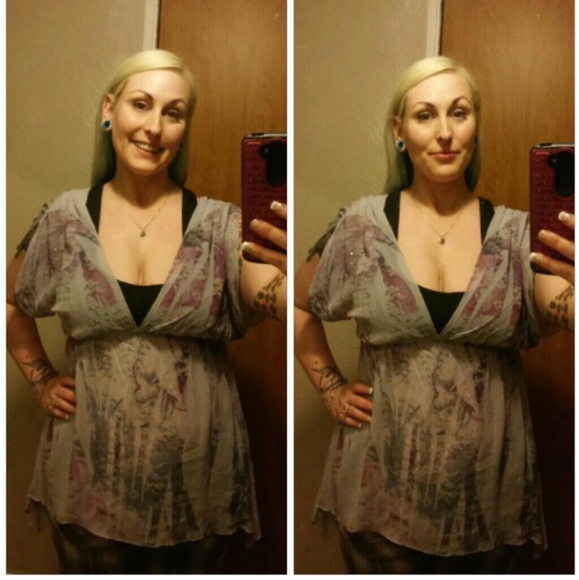 Rue 21 batwing sleeved low V neck high/low - Picture 4 of 4