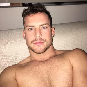 Meet your Posher, Zachary