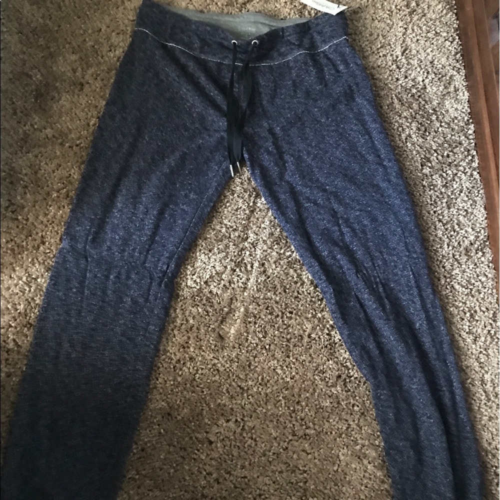 NWT: Calvin Klein Large Sweatpant Capri Soft Blue