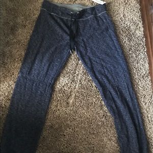 NWT: Calvin Klein Large Sweatpant Capri Soft Blue